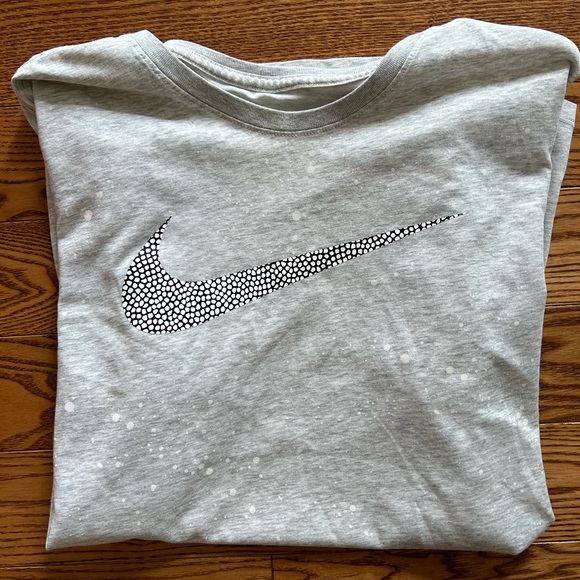 Men’s Nike tshirt in a large. Perfect condition - Picture 1 of 2